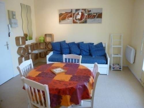 Rental Apartment Nadaillac 1 - Biarritz, 2 Bedrooms, 5 Persons Chambre photo